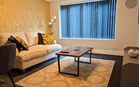 Racecourse Apartment
